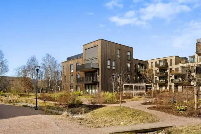 Lekker fasade og pent opparbeidede fellesarealer!