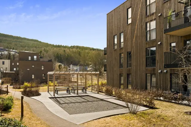 Pene uteområder med bla. pergola og sittebenker!
