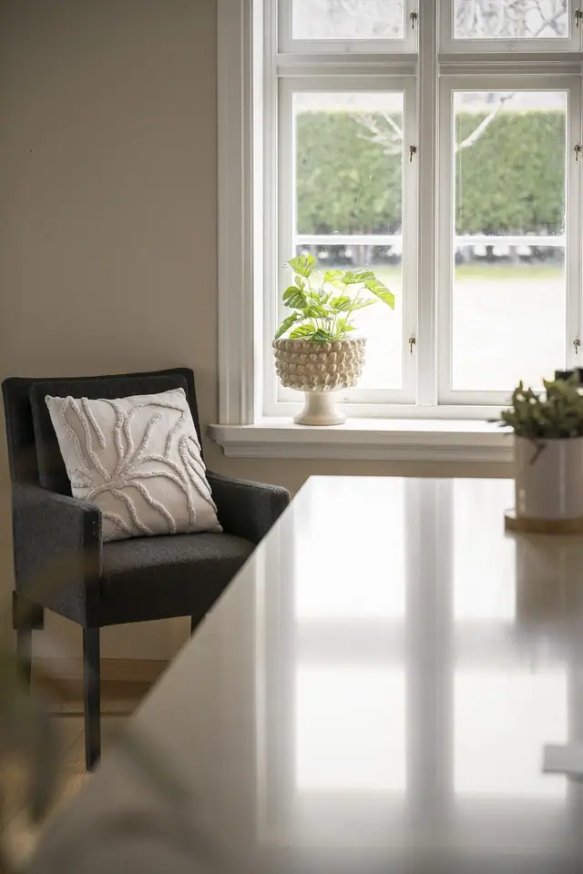 En bolig du kan trives i fra første stund, med en god atmosfære og rom som inviterer til både ro og hyggelige hverdagsøyeblikk.