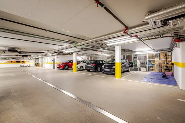 Parkeringsplass i felles garasjekjeller