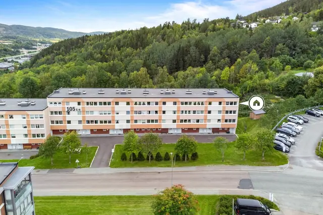 Boligen ligger i et etablert og attraktivt nabolag.