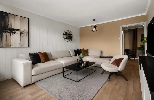Trivelig oppholdsrom med gode møbleringsmuligheter.Digital styling.