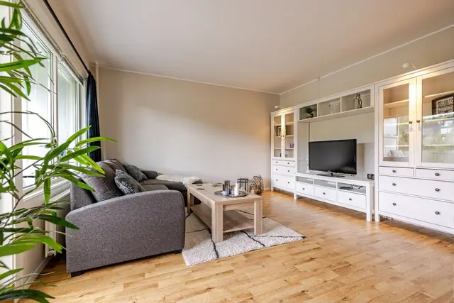 God plass til tv-benk/skap