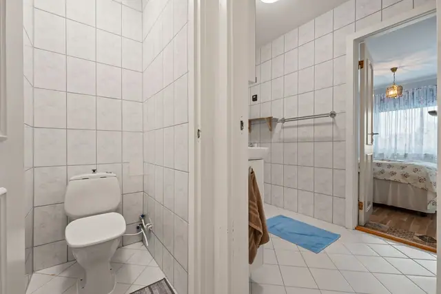 Eget toalettrom som et praktisk tillegg til badet!